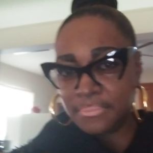 Meet your Posher, Diane